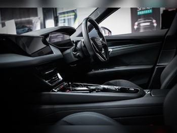 Used Audi e-tron GT 2023 for sale - 79316492: Photo