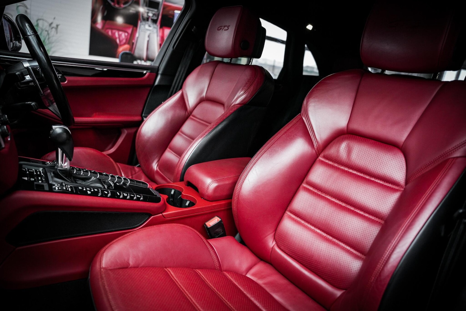 Used Porsche Macan 2016 for sale - 77306077: Photo 24