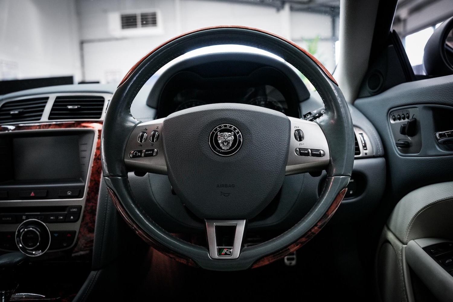 Used Jaguar XKR 2007 for sale - 76689047: Photo 18