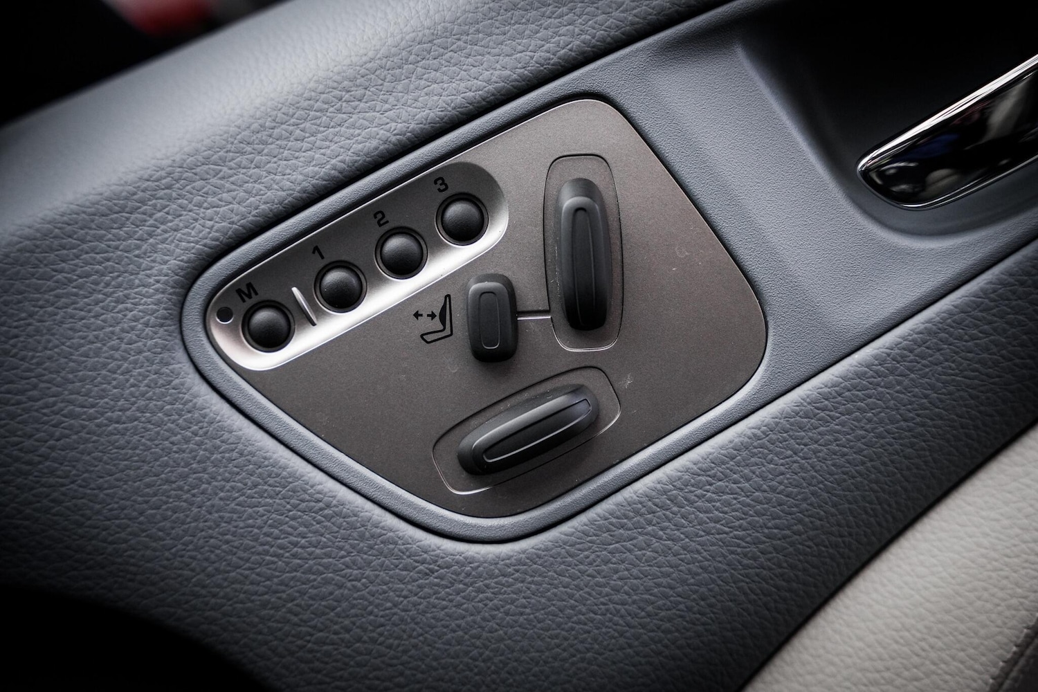 Used Jaguar XKR 2007 for sale - 76689047: Photo 48