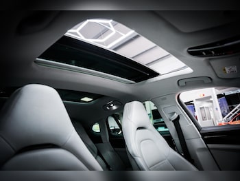 Used Porsche Panamera 2018 for sale - 76660539: Photo