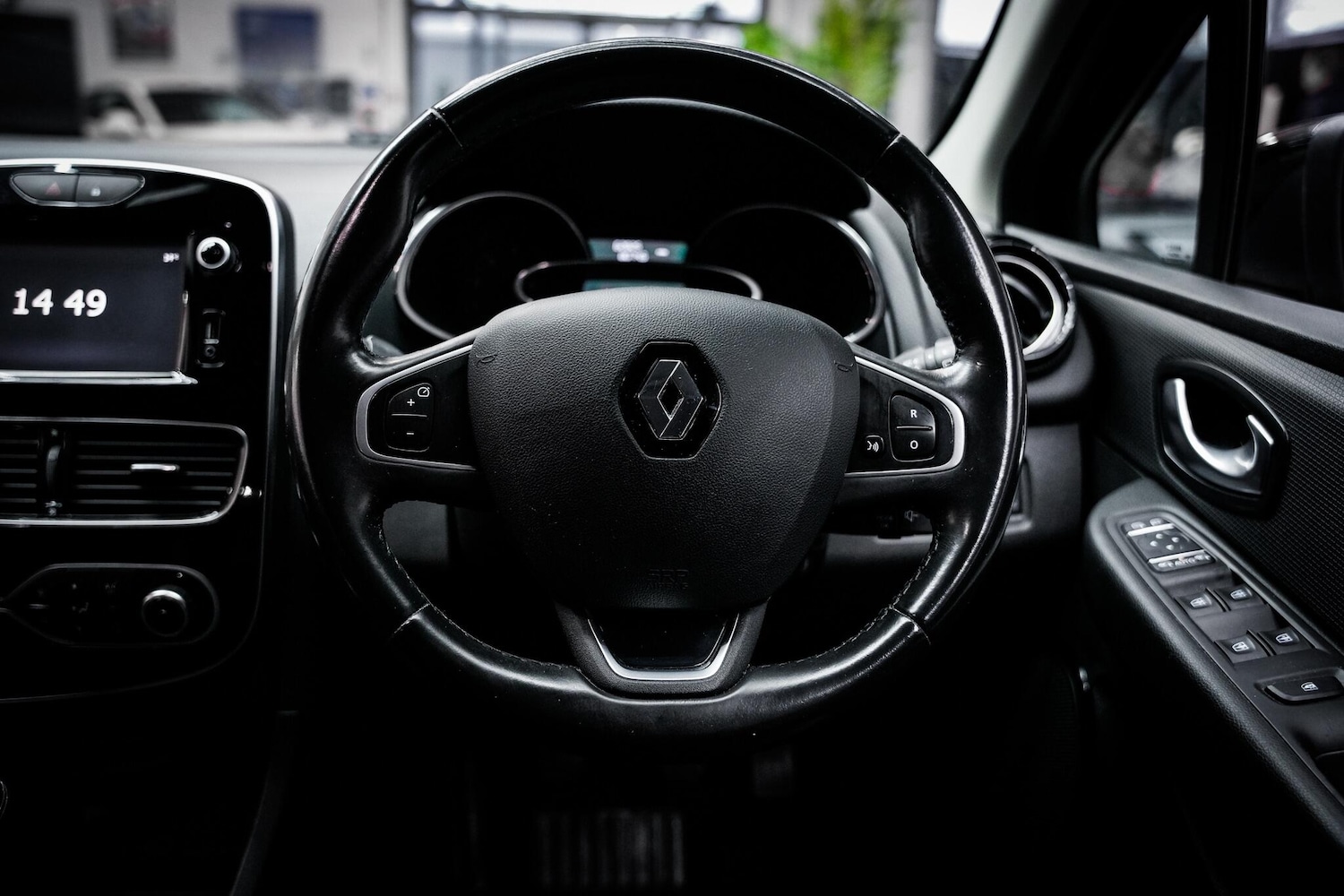 Used Renault Clio 2017 for sale - 76660520: Photo 19