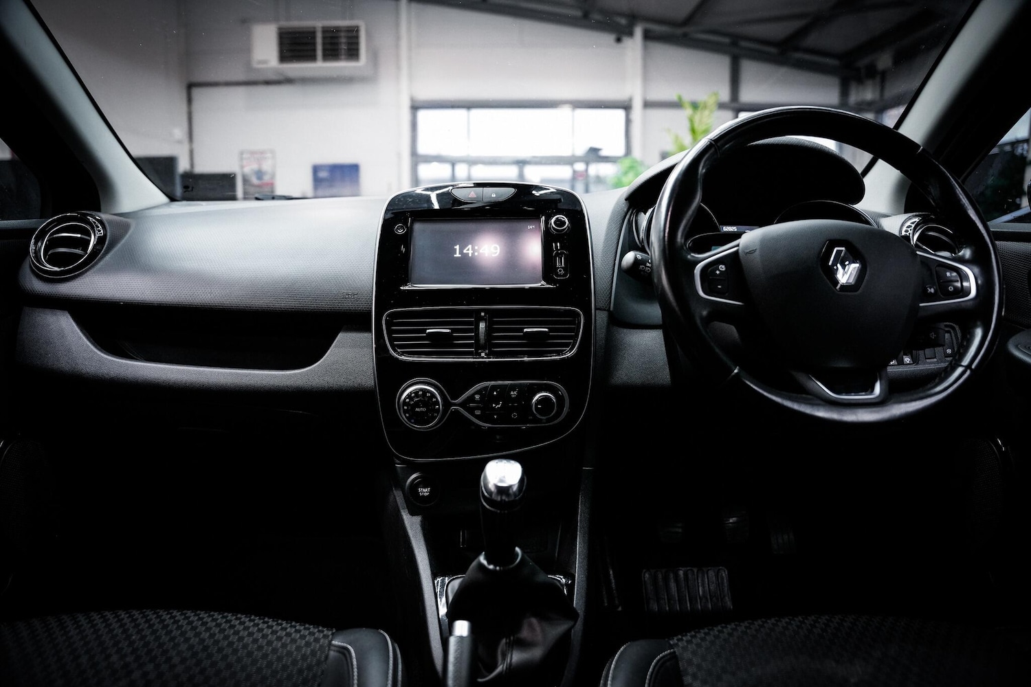 Used Renault Clio 2017 for sale - 76660520: Photo 21