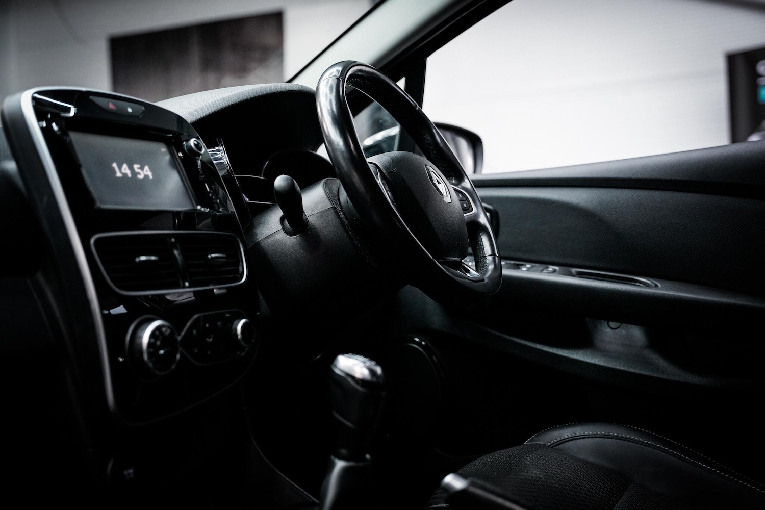 Used Renault Clio 2017 for sale - 76660520: Photo 4