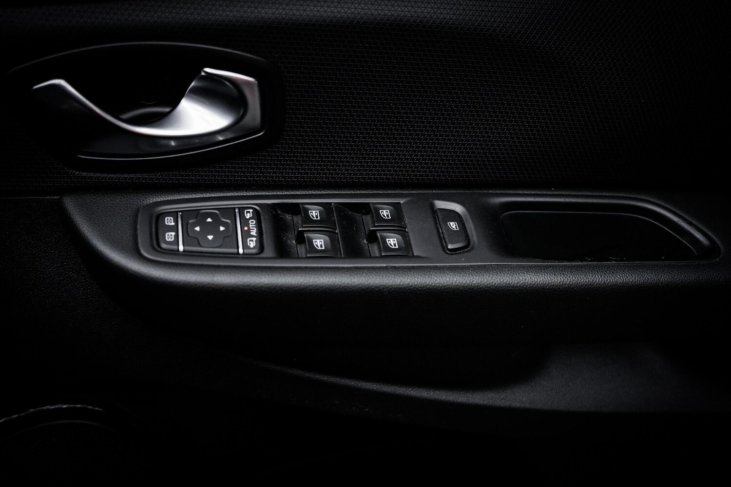 Used Renault Clio 2017 for sale - 76660520: Photo 46