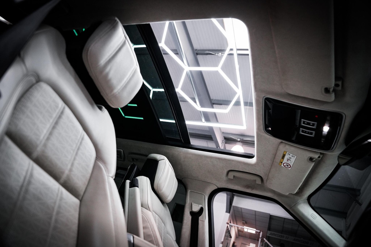 Used Land Rover Range Rover Sport 2018 for sale - 76660382: Photo 4