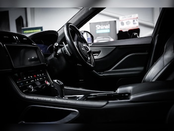 Used Jaguar F-Pace 2019 for sale - 78728459: Photo