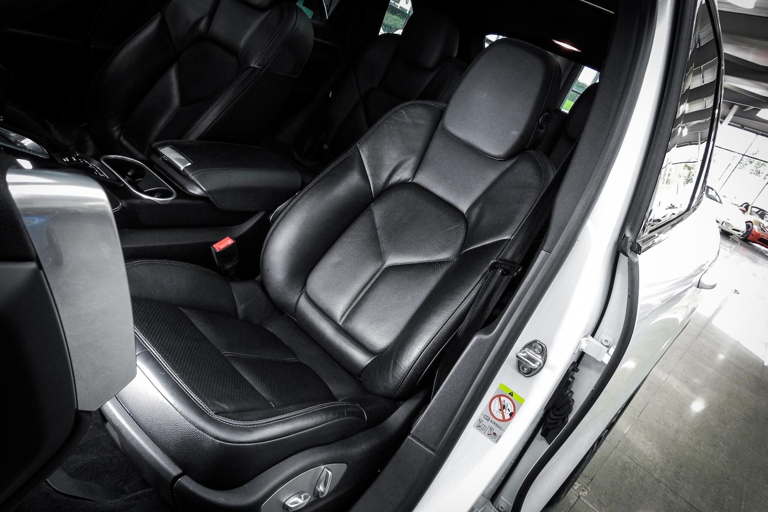 Used Porsche Cayenne 2016 for sale - 76660471: Photo 44