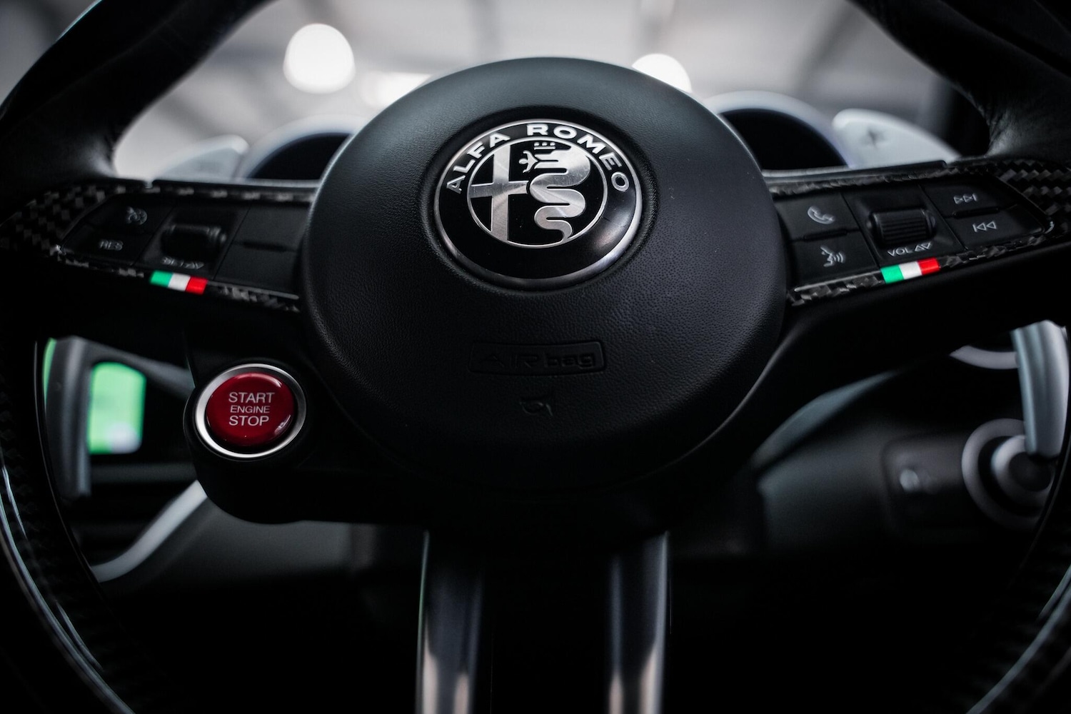 Used Alfa Romeo Giulia 2017 for sale - 76660512: Photo 44