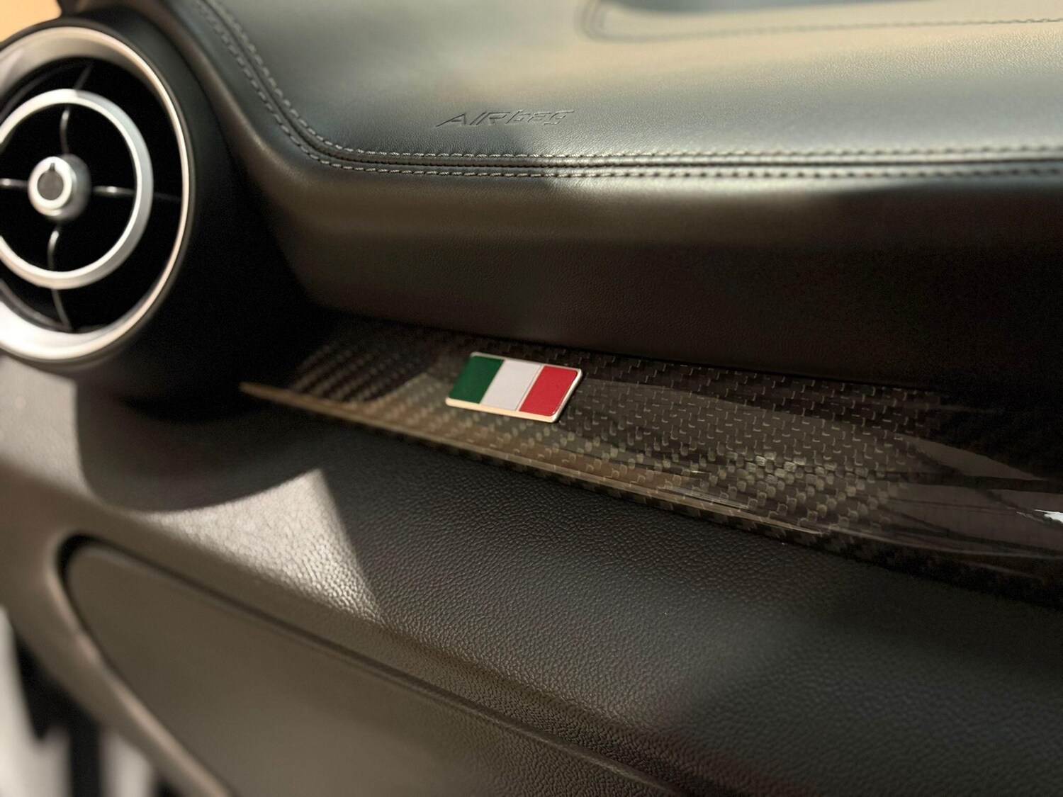 Used Alfa Romeo Giulia 2017 for sale - 77559343: Photo 36