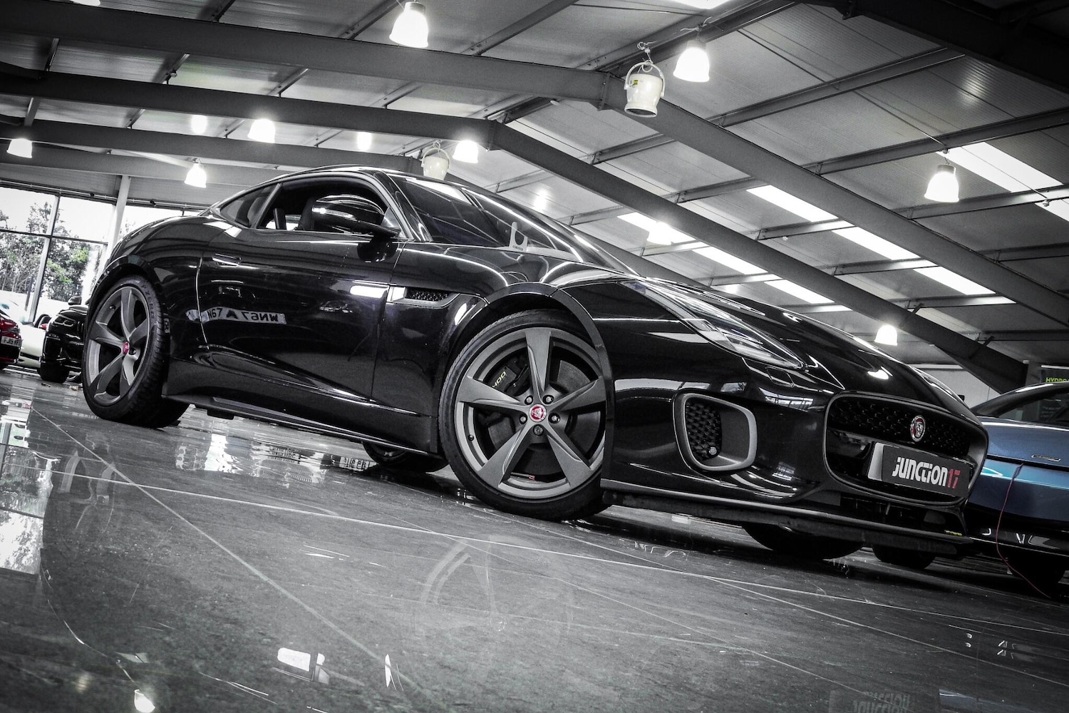 Used Jaguar F-Type 2017 for sale - 76660442: Photo 2