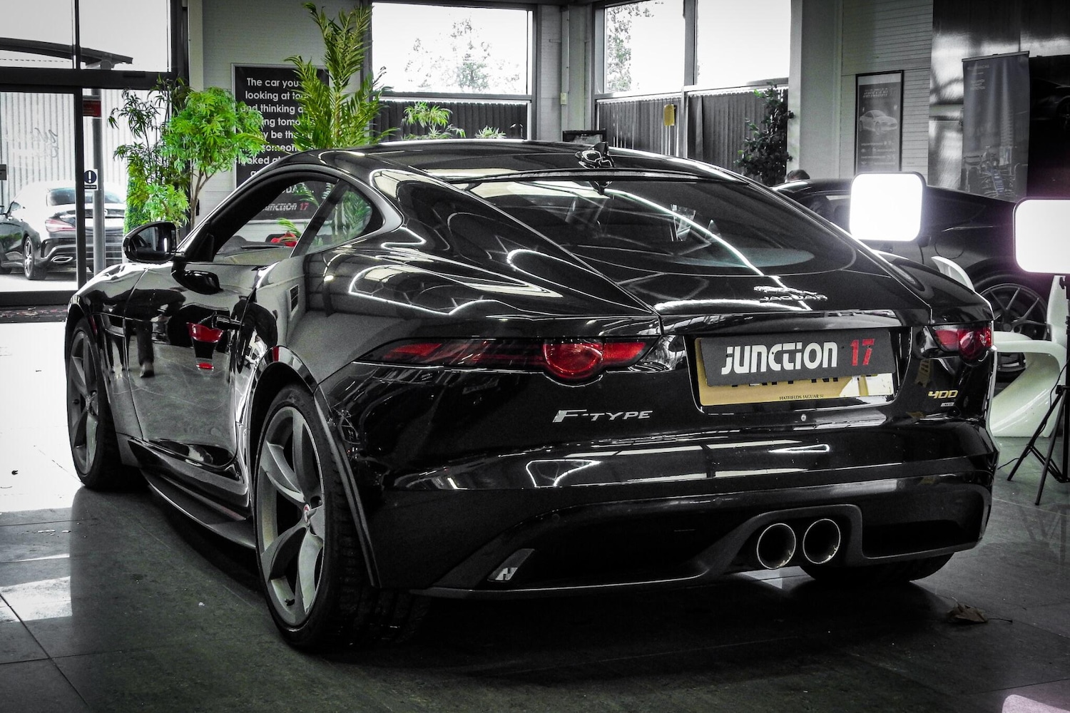 Used Jaguar F-Type 2017 for sale - 76660442: Photo 9