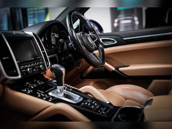 Used Porsche Cayenne 2016 for sale - 79540594: Photo