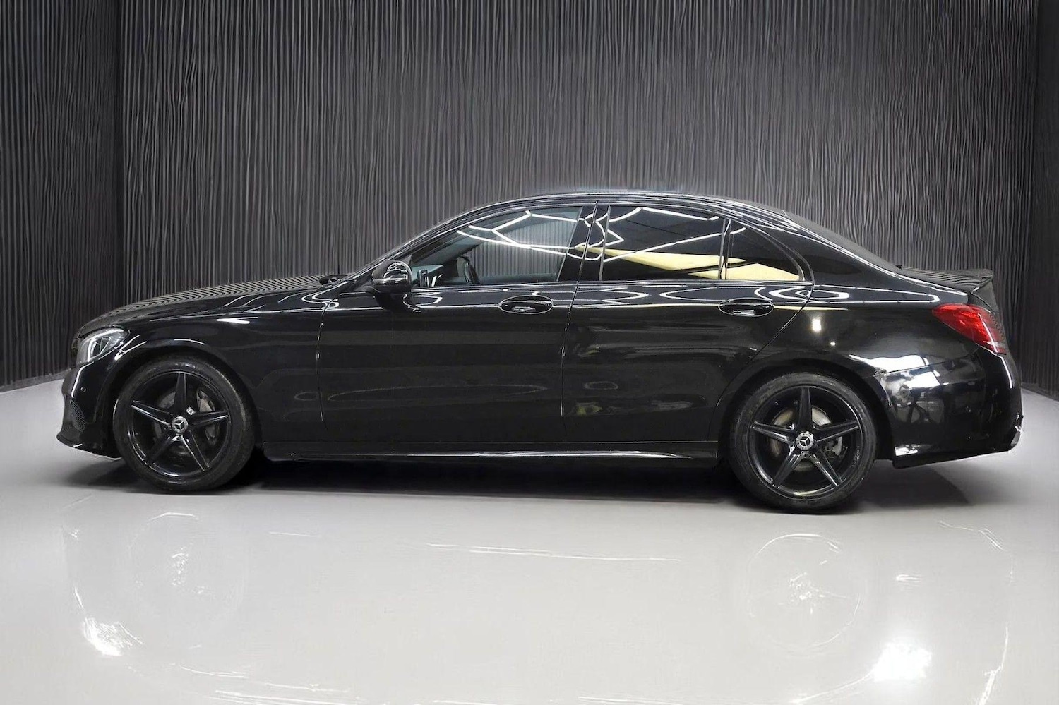 Used Mercedes-Benz C Class 2017 for sale - 76660521: Photo 5