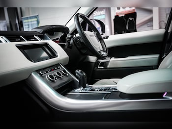 Used Land Rover Range Rover Sport 2016 for sale - 79553716: Photo