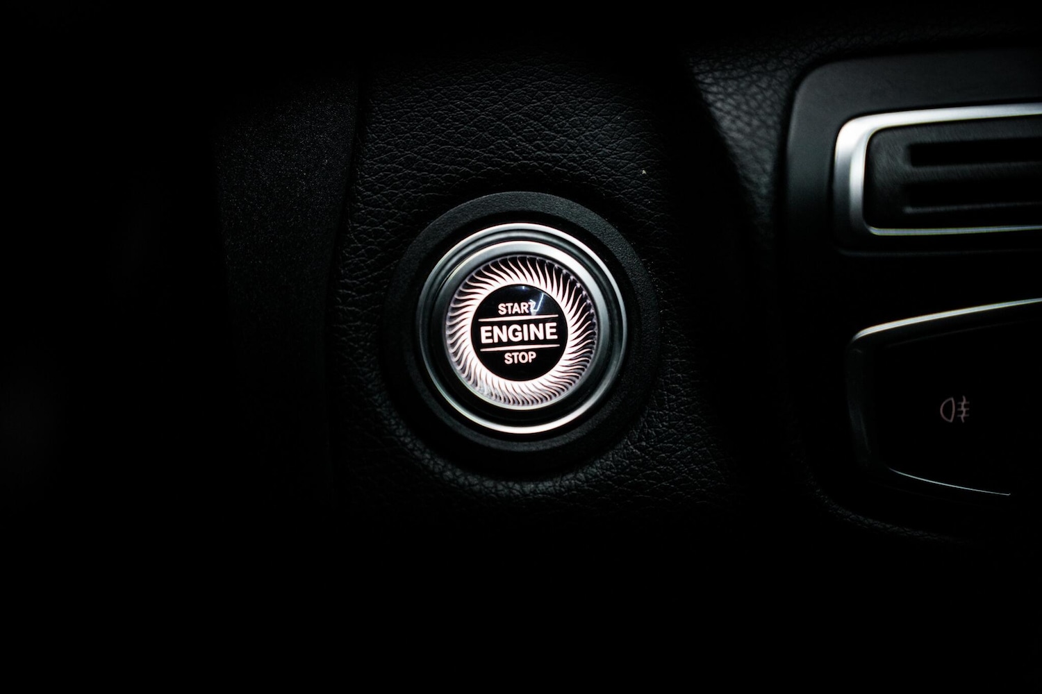 Used Mercedes-Benz C Class 2019 for sale - 76700650: Photo 43