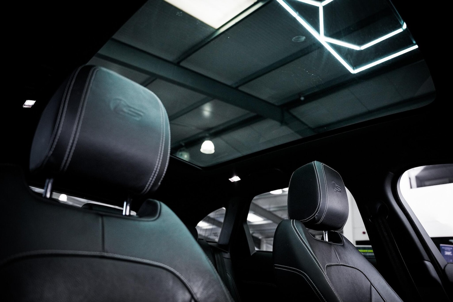 Used Jaguar F-Pace 2017 for sale - 77090792: Photo 3