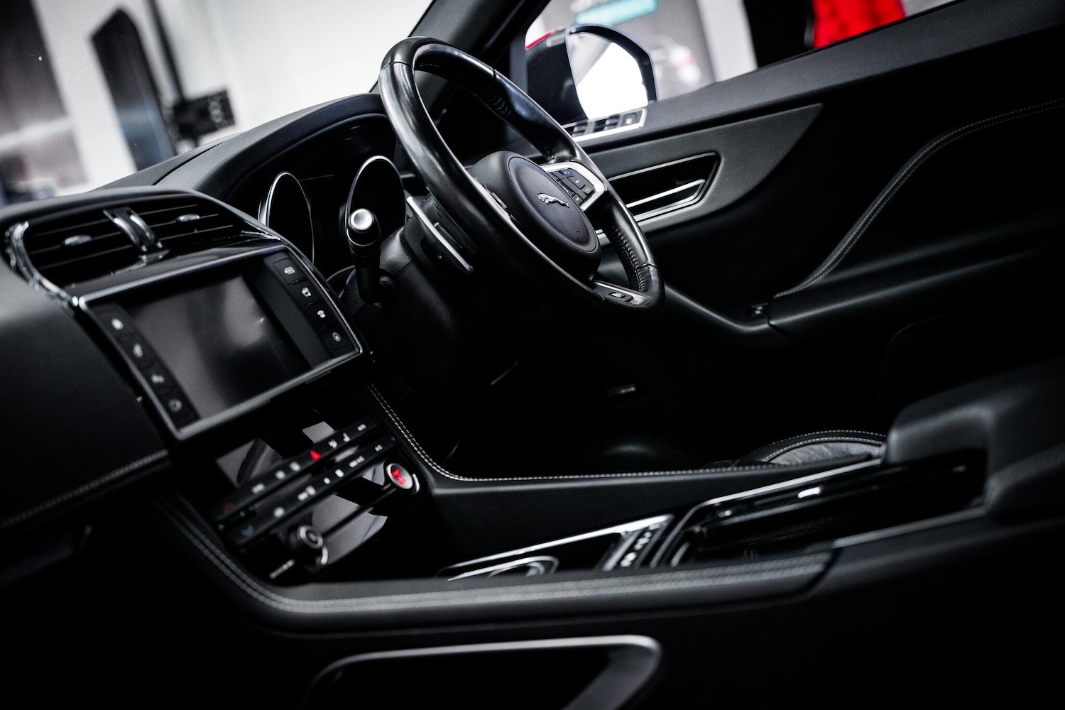 Used Jaguar F-Pace 2017 for sale - 77090792: Photo 5