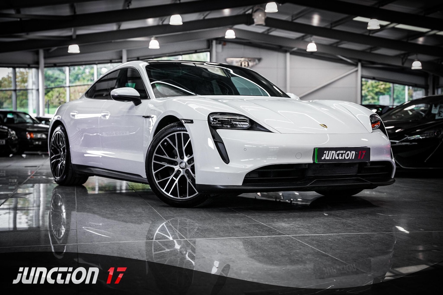 Used Porsche Taycan 2021 for sale - 76657901: Photo 1