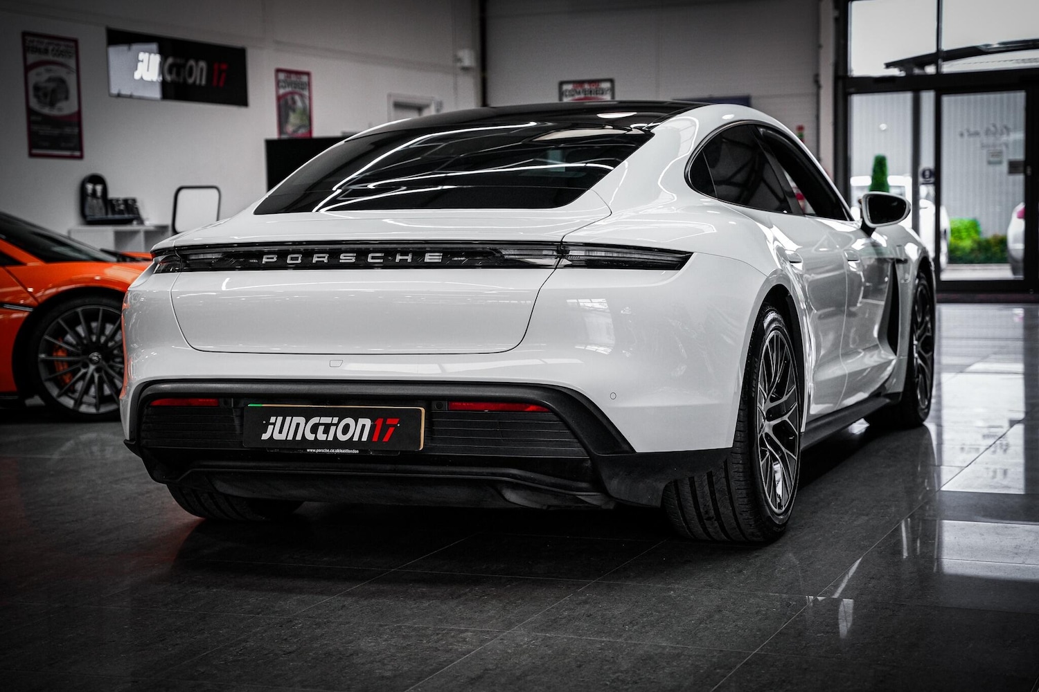 Used Porsche Taycan 2021 for sale - 76657901: Photo 17