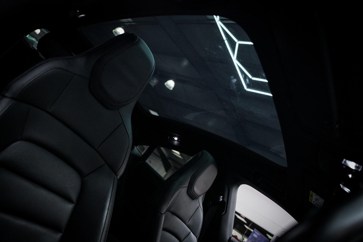 Used Porsche Taycan 2021 for sale - 76657901: Photo 4