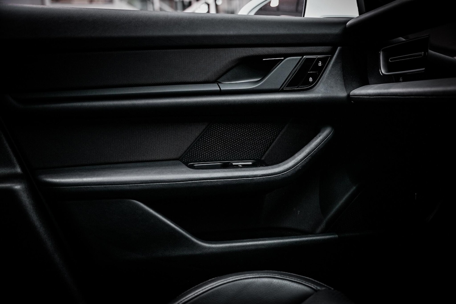 Used Porsche Taycan 2021 for sale - 76657901: Photo 45