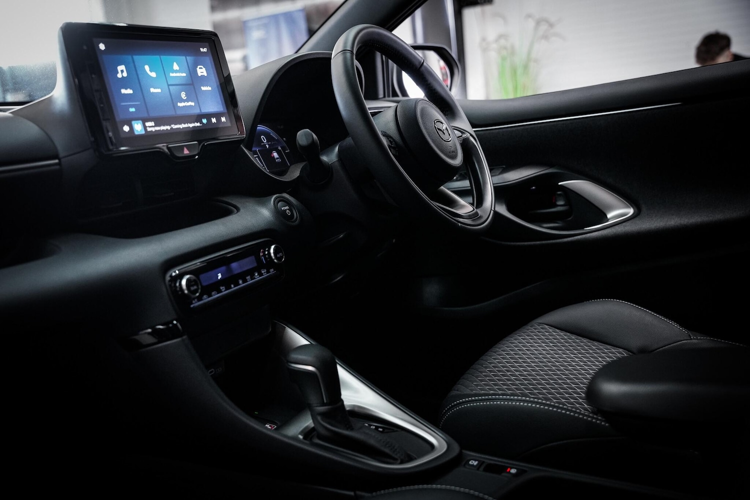 Used Mazda Mazda2 HYBRID 2025 for sale - 76660451: Photo 4