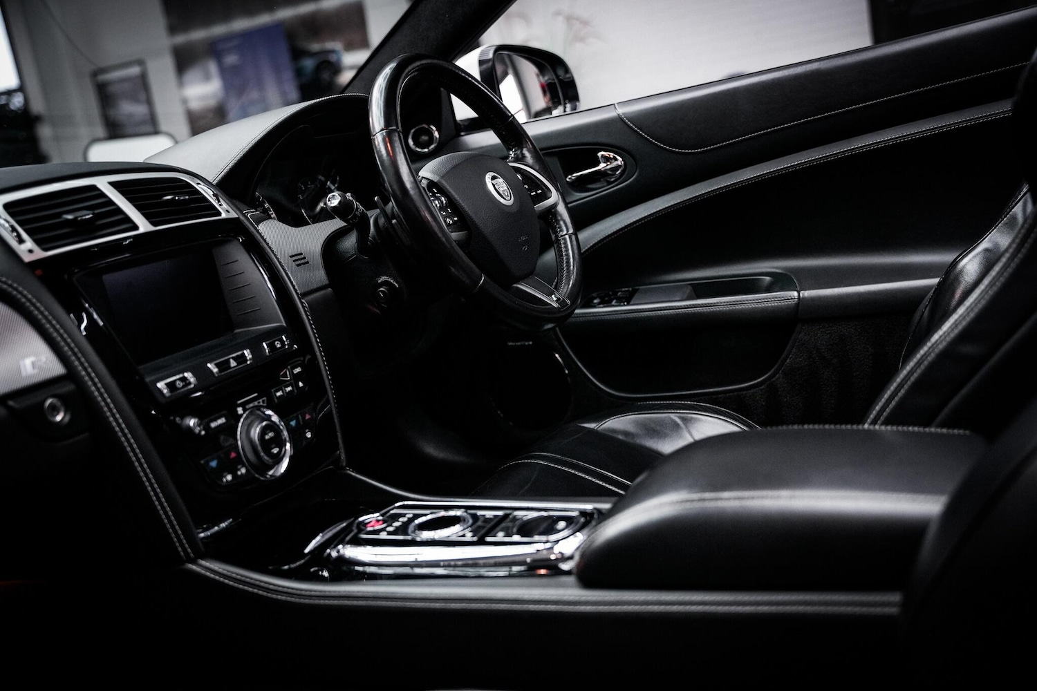 Used Jaguar XK 2012 for sale - 76660449: Photo 3