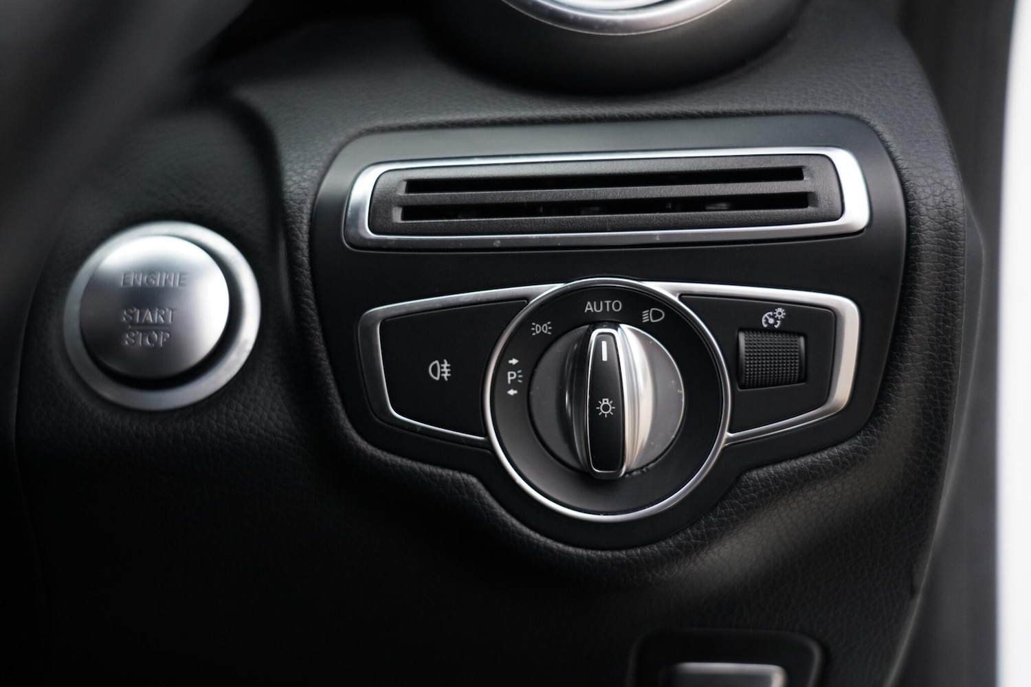 Used Mercedes-Benz C Class 2017 for sale - 77683815: Photo 29