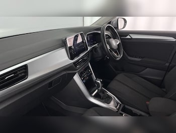 Used Volkswagen T-Roc 2023 for sale - 75371617: Photo