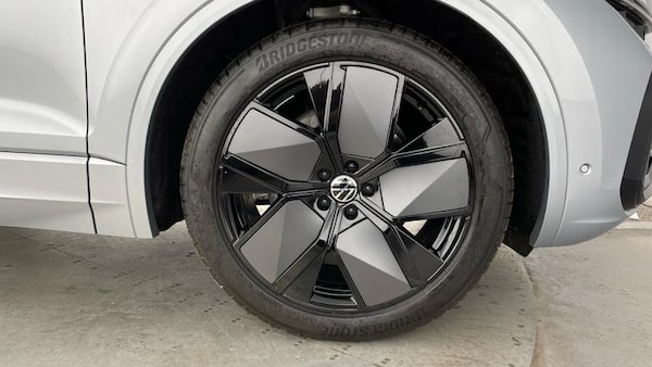 Used Volkswagen Touareg 2025 for sale - 75604535: Photo 5