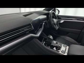Used Volkswagen Touareg 2021 for sale - 74552833: Photo
