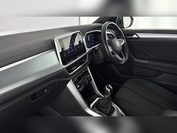 Used Volkswagen T-Roc 2022 for sale - 77161078: Photo