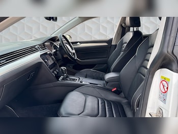 Used Volkswagen Arteon 2018 for sale - 77602672: Photo