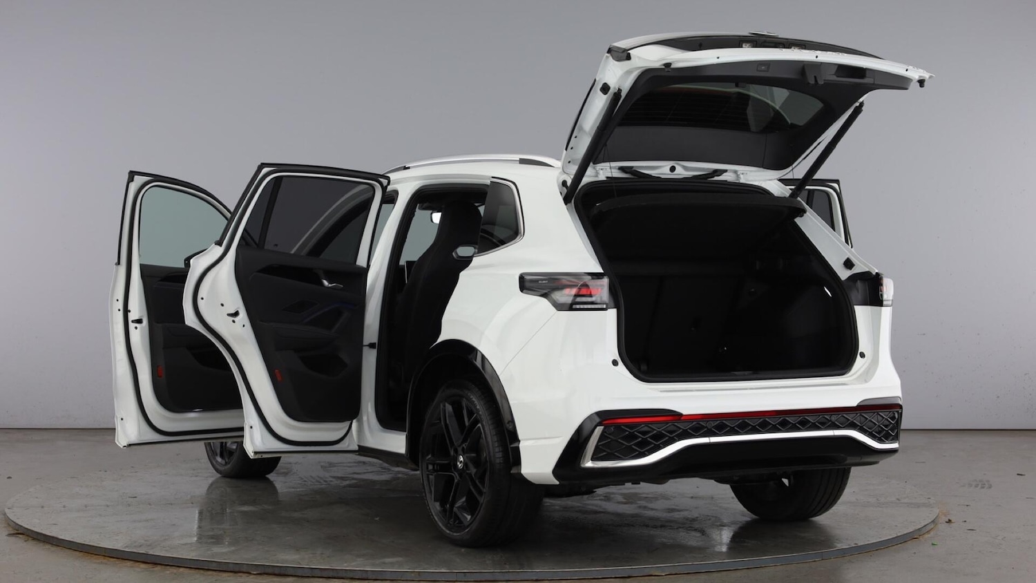 Used Volkswagen Tiguan 2025 for sale - 77872318: Photo 11