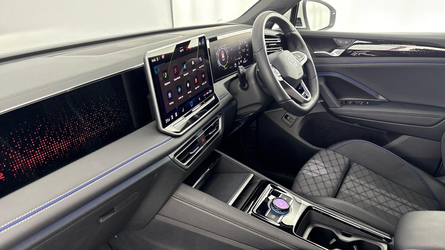 Used Volkswagen Tiguan 2025 for sale - 77872318: Photo 2