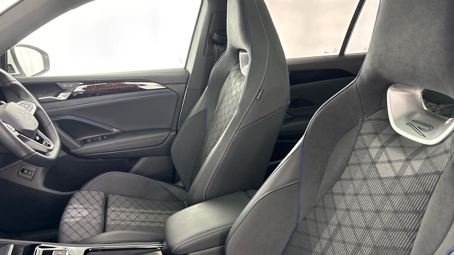 Used Volkswagen Tiguan 2025 for sale - 77872318: Photo 40