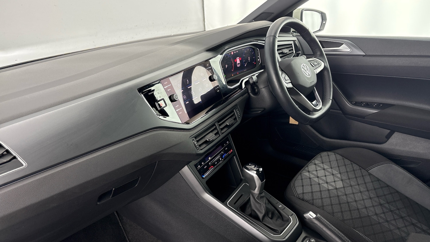 Used Volkswagen Polo 2023 for sale - 77676473: Photo 2