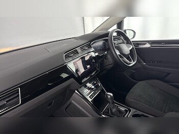 Used Volkswagen Touran 2024 for sale - 77851544: Photo