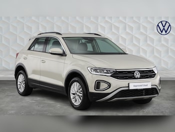 Used Volkswagen T-Roc 2023 for sale - 77636278: Photo
