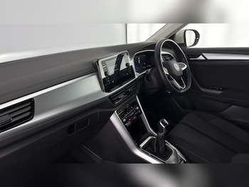 Used Volkswagen T-Roc 2023 for sale - 77636278: Photo