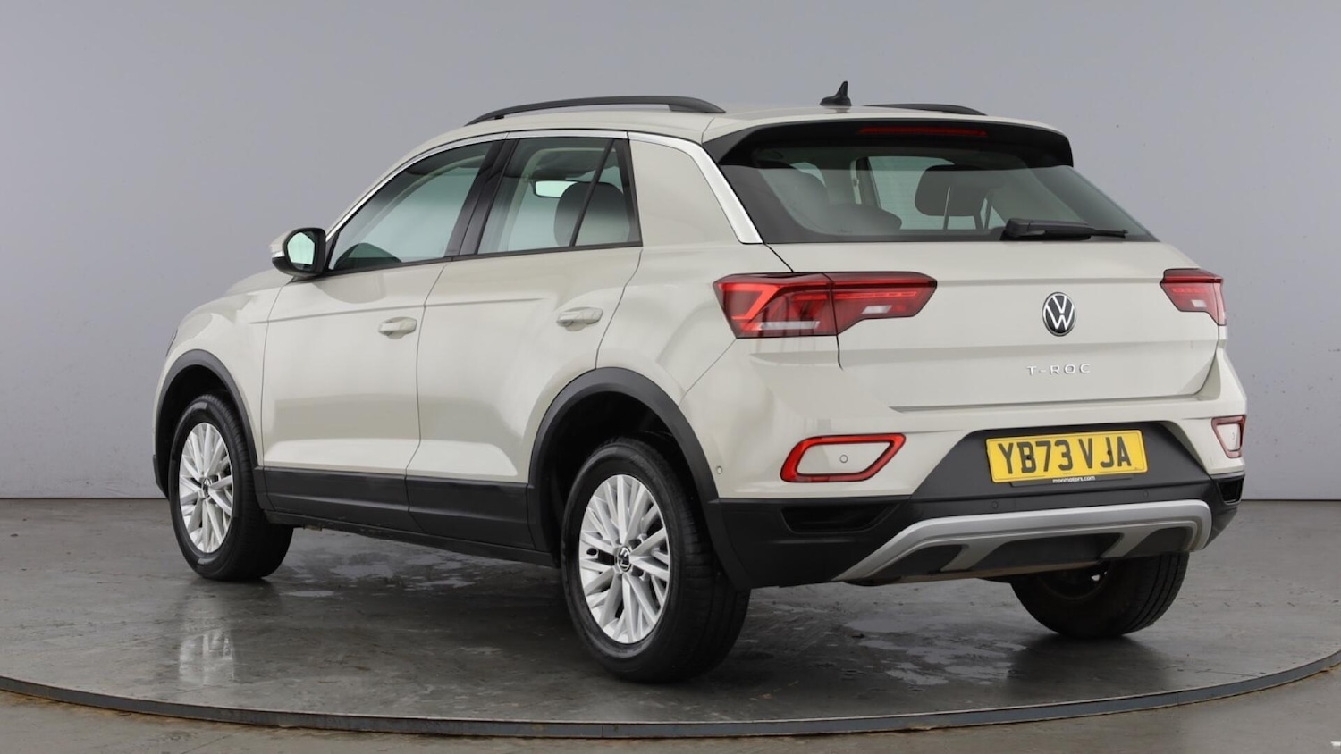 Used Volkswagen T-Roc 2023 for sale - 77636278: Photo 3