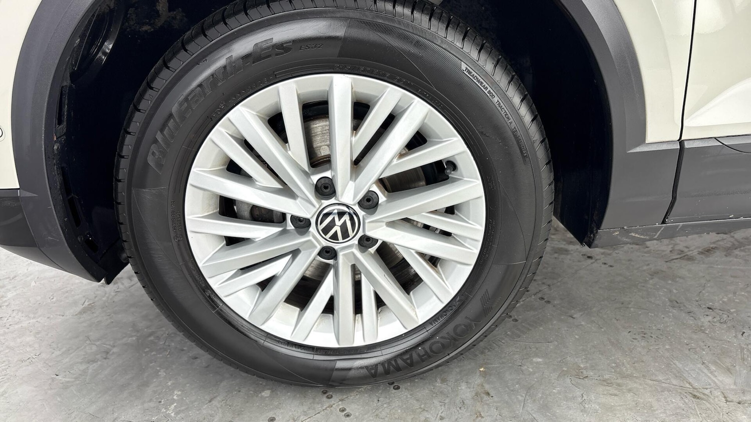 Used Volkswagen T-Roc 2023 for sale - 77636278: Photo 5