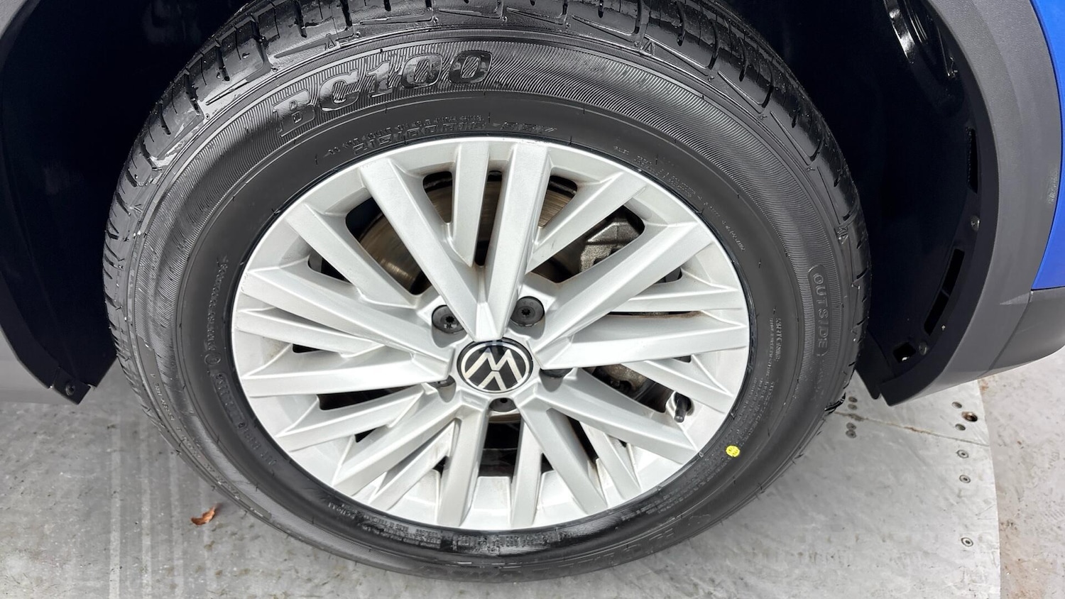 Used Volkswagen T-Roc 2023 for sale - 77602523: Photo 5