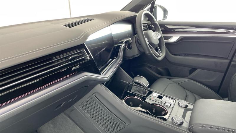 Used Volkswagen Touareg 2025 for sale - 76545413: Photo 2