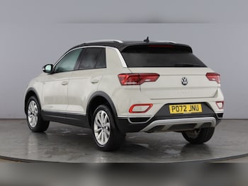 Used Volkswagen T-Roc 2023 for sale - 77676468: Photo