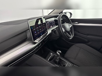 Used Volkswagen Golf 2024 for sale - 77750114: Photo