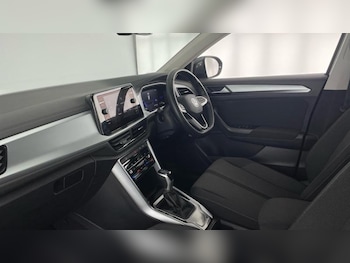 Used Volkswagen T-Roc 2022 for sale - 75504856: Photo