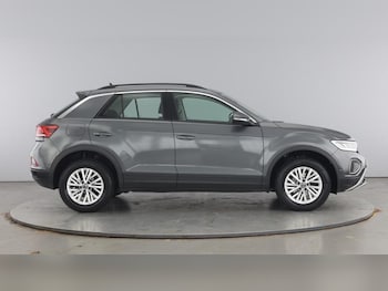 Used Volkswagen T-Roc 2022 for sale - 75504856: Photo