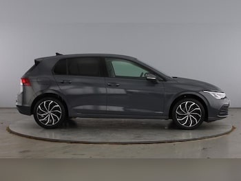 Used Volkswagen Golf 2023 for sale - 76131529: Photo